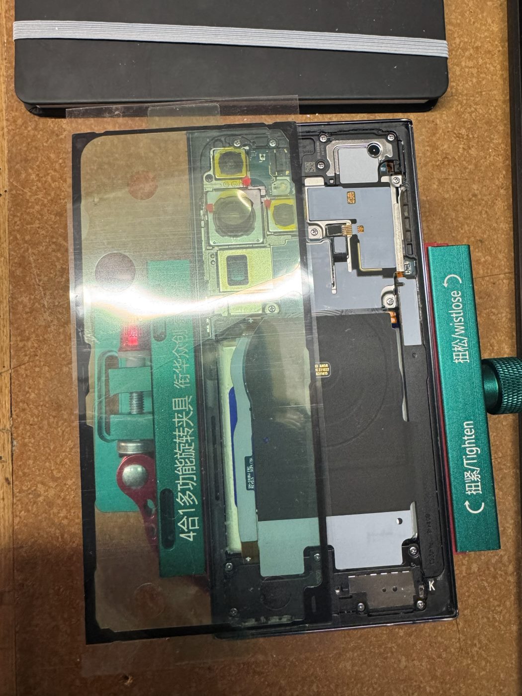 Smartphone Reparatur Arbeitsplatz